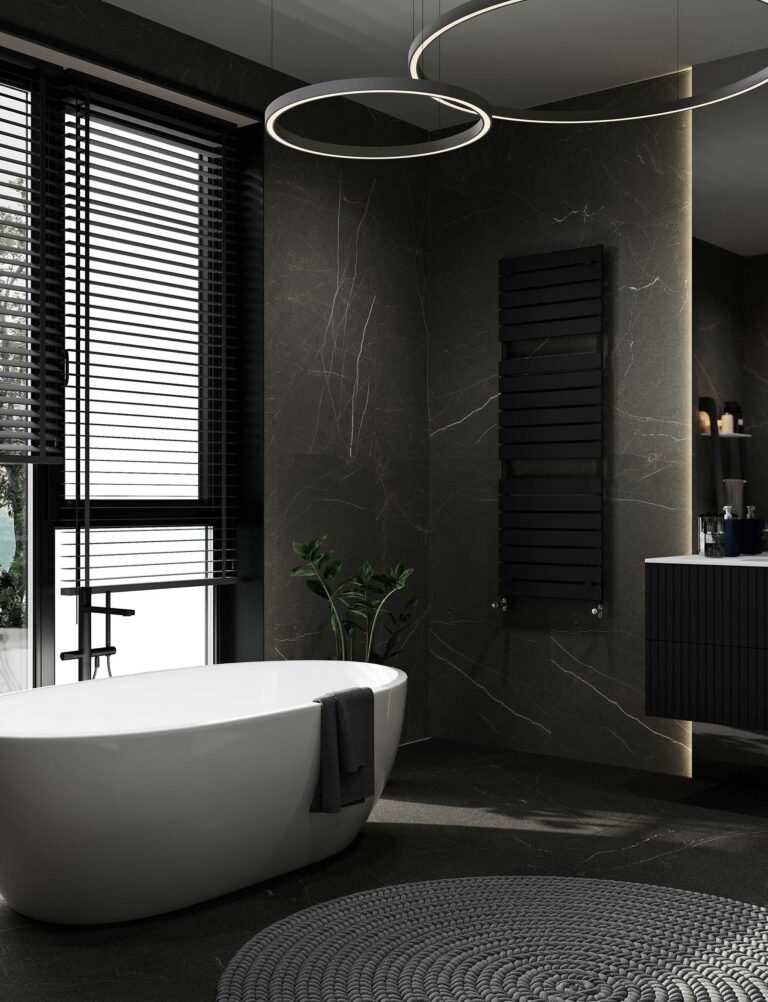 Moderno-renovirano-kupatilo-sa-tamnim-mermernim-plocicama-2